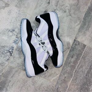 Air Jordan 11 low